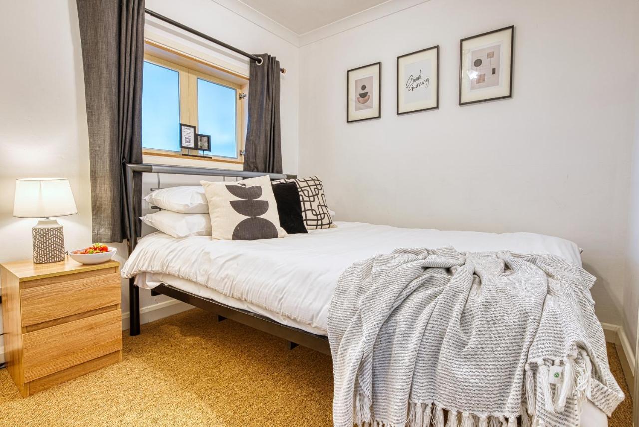 סאות' Cosy 3 Bed Apartment In Southam, Sleeps 6 מראה חיצוני תמונה