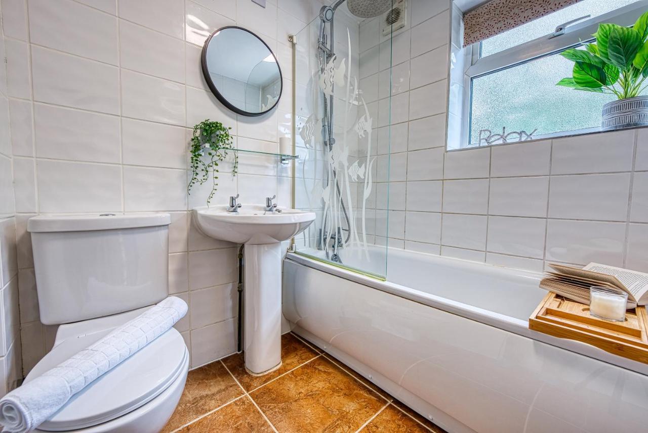 סאות' Cosy 3 Bed Apartment In Southam, Sleeps 6 מראה חיצוני תמונה