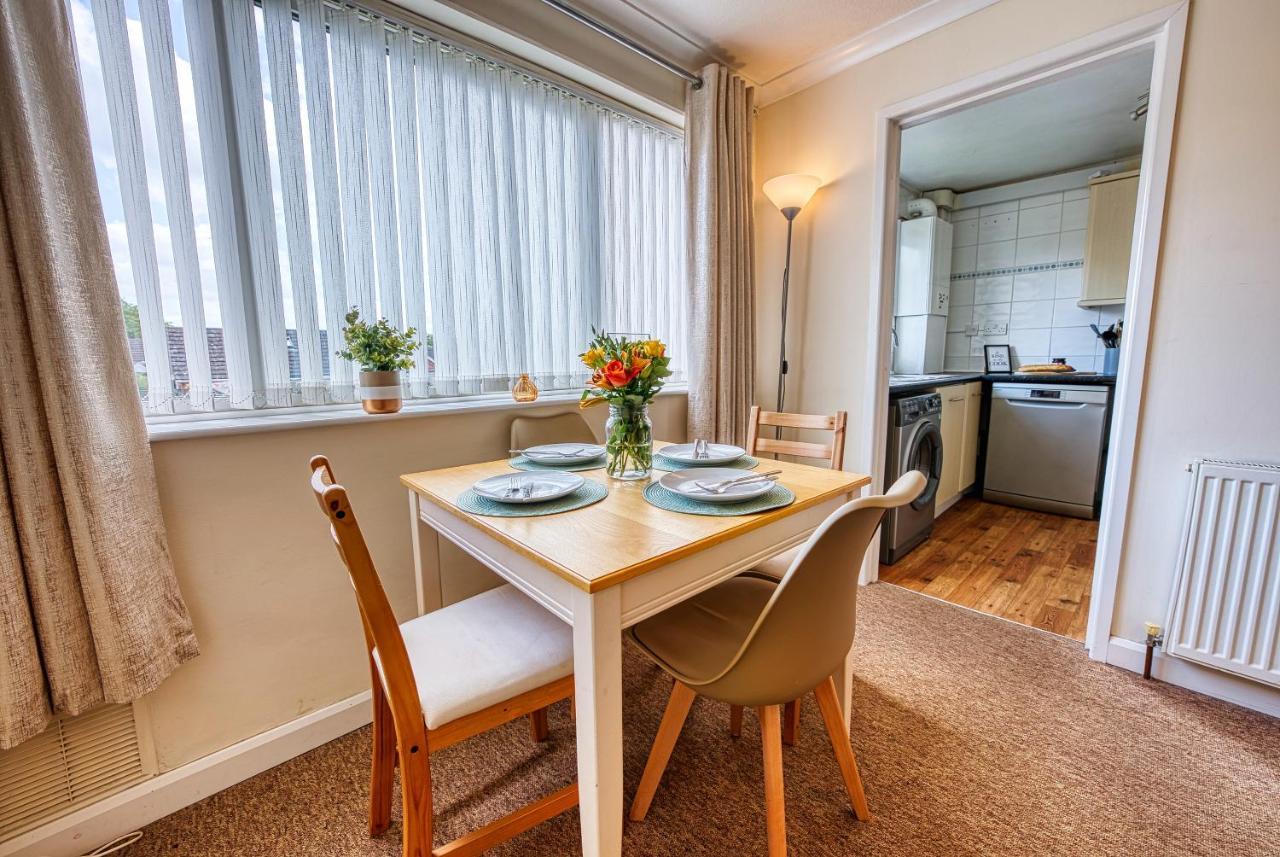סאות' Cosy 3 Bed Apartment In Southam, Sleeps 6 מראה חיצוני תמונה
