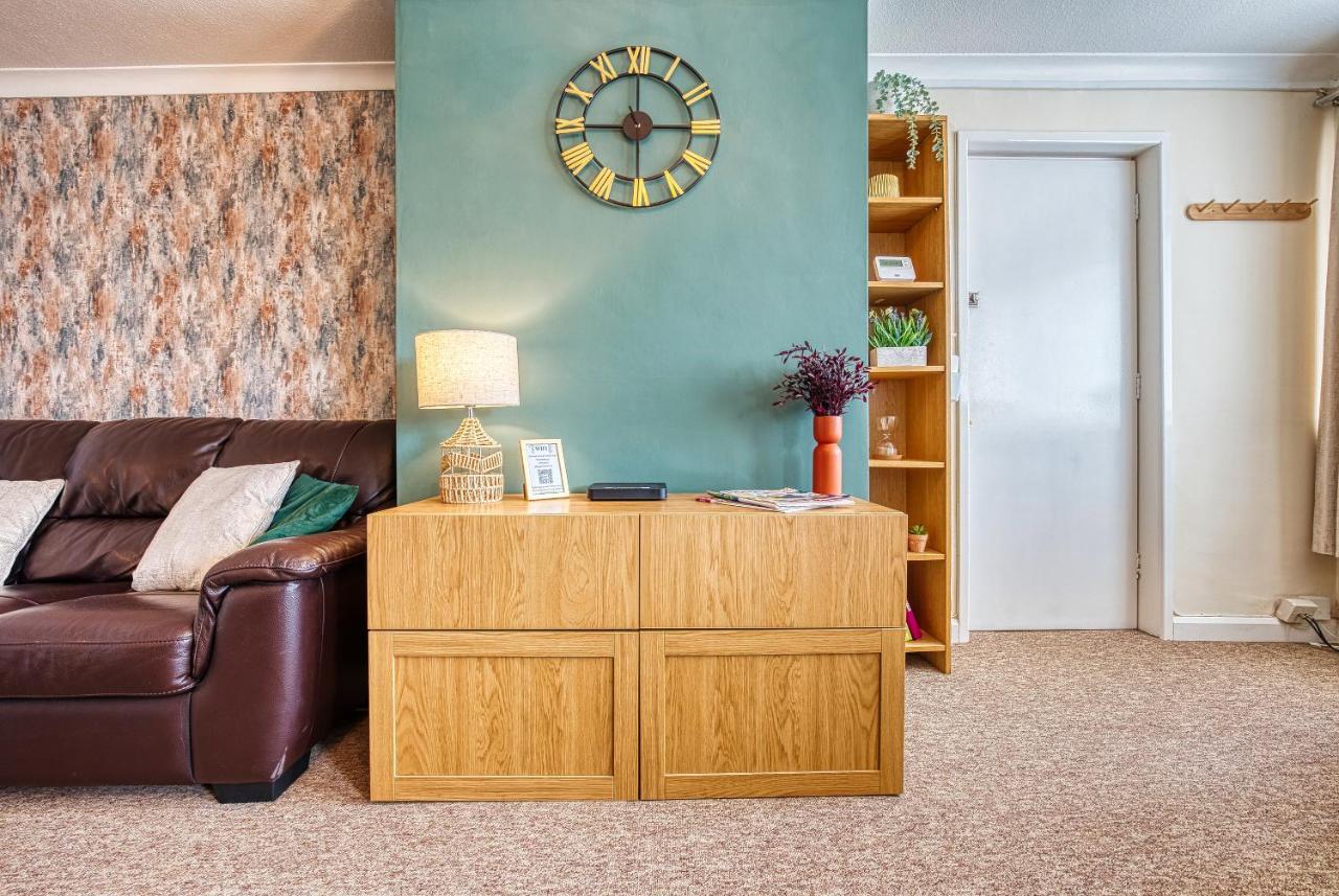 סאות' Cosy 3 Bed Apartment In Southam, Sleeps 6 מראה חיצוני תמונה