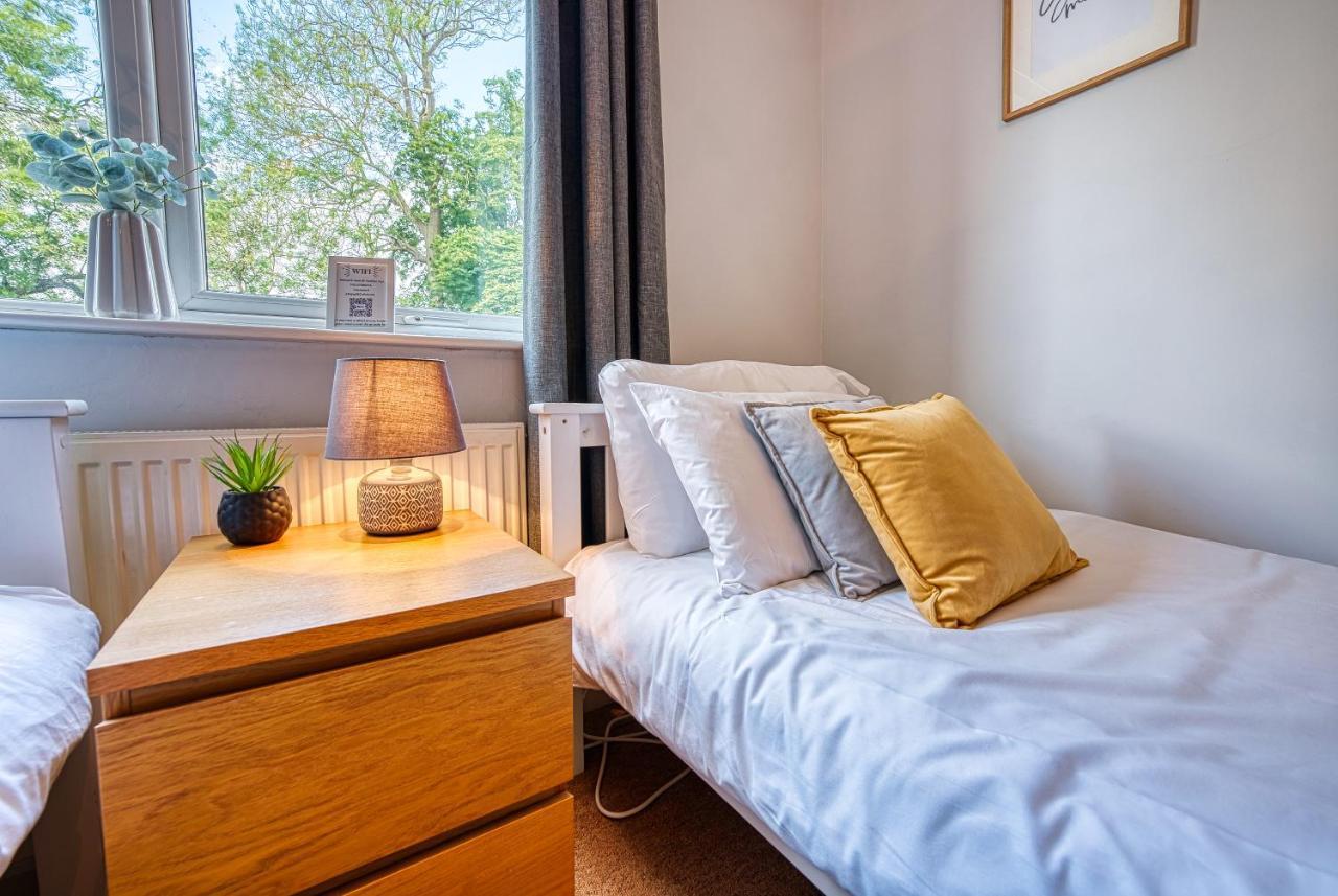 סאות' Cosy 3 Bed Apartment In Southam, Sleeps 6 מראה חיצוני תמונה